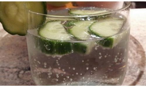 Только добавив это в стакан воды, вы будете сжигать жир, защитите сердце, и предотвратите диабет!