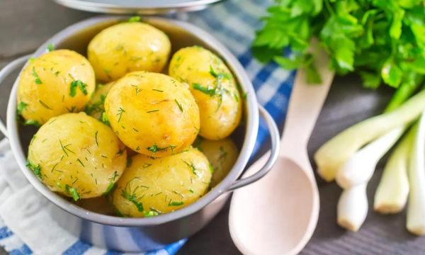 Как сварить картошку быстрее обычного: простой трюк, который пригодится каждой хозяйке